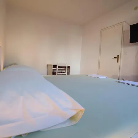 Apartments Radić Bol Zewnętrze zdjęcie